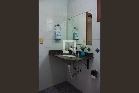 Casa à venda com 300m², 3 quartos e 2 vagasBanheiro da Suíte 2