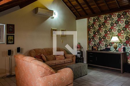 Casa à venda com 300m², 3 quartos e 2 vagasSala de TV