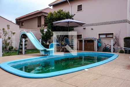 Casa à venda com 300m², 3 quartos e 2 vagasPiscina