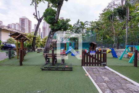 Casa de condomínio à venda com 80m², 1 quarto e sem vaga Casa de condomínio à venda com 80m², 1 quarto e sem vagaÁrea Comum Playground