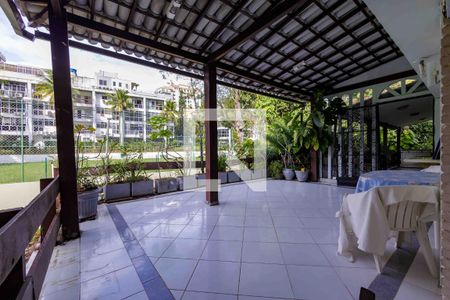 Casa de condomínio à venda com 80m², 1 quarto e sem vaga Casa de condomínio à venda com 80m², 1 quarto e sem vagaEntrada