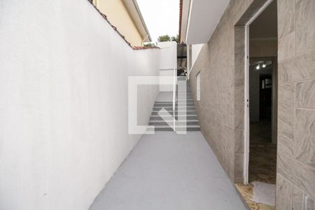 Casa à venda com 100m², 2 quartos e 2 vagasCorredor Externo
