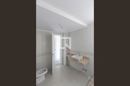 Casa de condomínio à venda com 227m², 3 quartos e 2 vagasBanheiro do Quarto 3