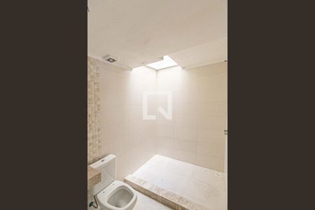 Casa de condomínio à venda com 227m², 3 quartos e 2 vagasBanheiro 2