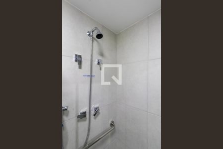 Banheiro de kitnet/studio à venda com 1 quarto, 32m² em Indianópolis, São Paulo