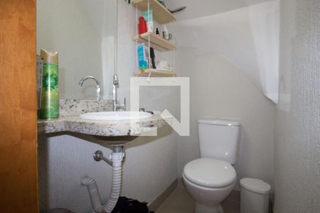 Lavabo de casa de condomínio para alugar com 2 quartos, 75m² em Vila Pierina, São Paulo
