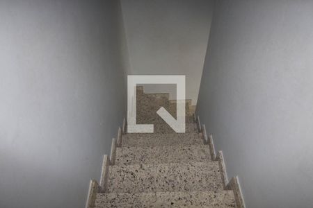 Escadas de casa de condomínio à venda com 2 quartos, 75m² em Vila Pierina, São Paulo