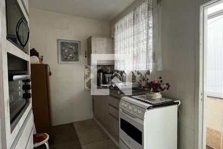 Cozinha de apartamento à venda com 1 quarto, 54m² em Santana, Porto Alegre