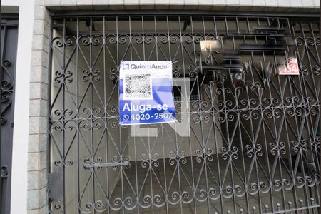 Casa à venda com 188m², 3 quartos e 2 vagas Casa à venda com 188m², 3 quartos e 2 vagasFachada