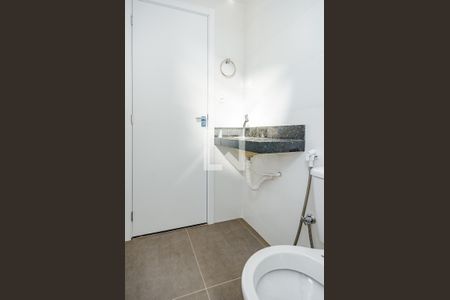Apartamento para alugar com 62m², 2 quartos e 2 vagas Apartamento para alugar com 62m², 2 quartos e 2 vagasBanheiro da Suíte 2