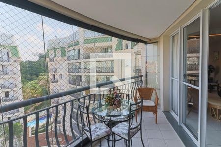 Apartamento à venda com 160m², 4 quartos e 3 vagasVaranda