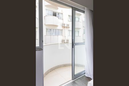 Apartamento para alugar com 34m², 1 quarto e 1 vagaVaranda