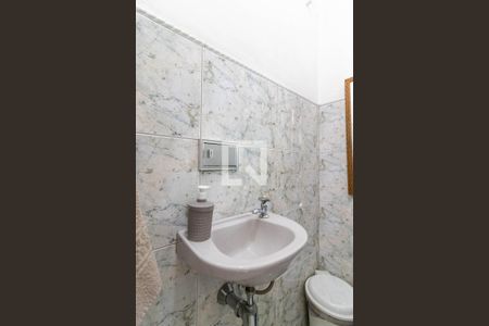 Casa à venda com 300m², 3 quartos e 2 vagas Casa à venda com 300m², 3 quartos e 2 vagasLavabo