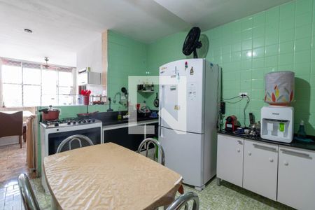 Casa à venda com 300m², 3 quartos e 2 vagas Casa à venda com 300m², 3 quartos e 2 vagasCozinha