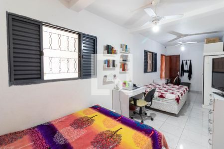 Casa à venda com 300m², 3 quartos e 2 vagas Casa à venda com 300m², 3 quartos e 2 vagasSuíte