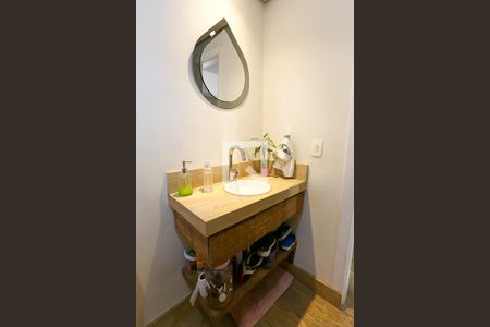 Casa à venda com 370m², 3 quartos e 3 vagas Casa à venda com 370m², 3 quartos e 3 vagasLavabo