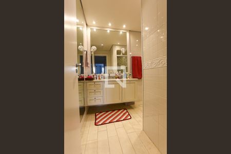 Casa à venda com 370m², 3 quartos e 3 vagas Casa à venda com 370m², 3 quartos e 3 vagasBanheiro