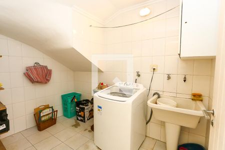 Casa à venda com 370m², 3 quartos e 3 vagas Casa à venda com 370m², 3 quartos e 3 vagasLavanderia