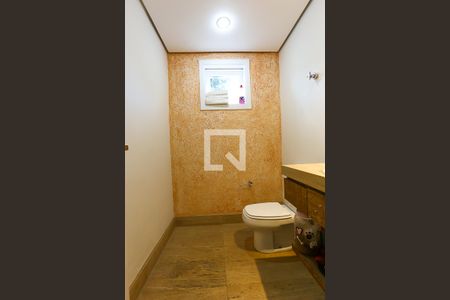 Casa à venda com 370m², 3 quartos e 3 vagas Casa à venda com 370m², 3 quartos e 3 vagasLavabo