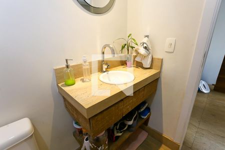 Casa à venda com 370m², 3 quartos e 3 vagas Casa à venda com 370m², 3 quartos e 3 vagasLavabo