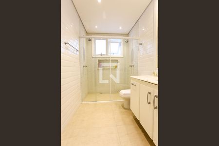 Casa à venda com 370m², 3 quartos e 3 vagas Casa à venda com 370m², 3 quartos e 3 vagasBanheiro da Suíte 2