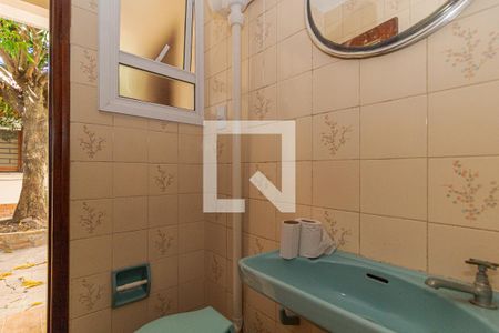 Casa à venda com 180m², 5 quartos e 2 vagasBanheiro de Serviço