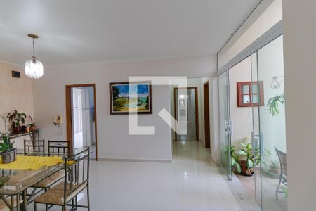 Sala de casa à venda com 3 quartos, 240m² em Jardim Eulina, Campinas