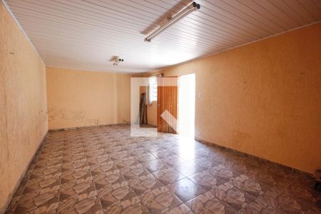 Casa à venda com 245m², 2 quartos e 4 vagasQuarto de serviço