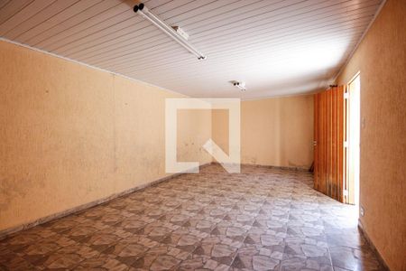 Casa à venda com 245m², 2 quartos e 4 vagasQuarto de serviço