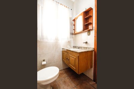 Casa à venda com 245m², 2 quartos e 4 vagasBanheiro de serviço