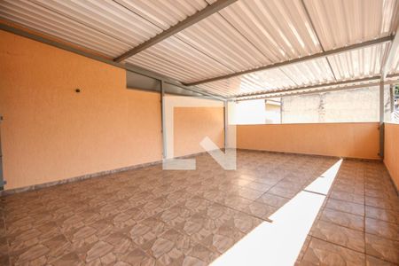 Casa à venda com 245m², 2 quartos e 4 vagasQuintal 