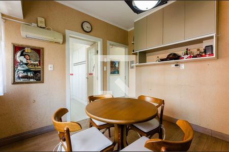 Apartamento para alugar com 224m², 4 quartos e 2 vagas Apartamento para alugar com 224m², 4 quartos e 2 vagasCopa