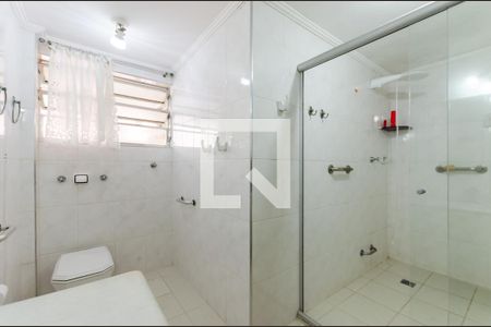 Apartamento para alugar com 224m², 4 quartos e 2 vagas Apartamento para alugar com 224m², 4 quartos e 2 vagasBanheiro