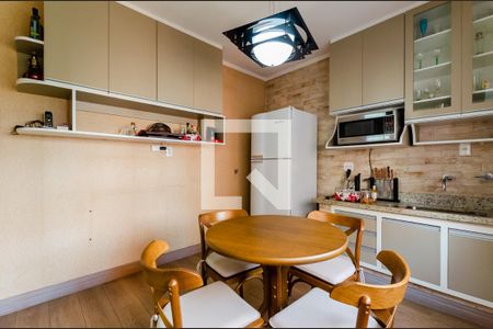 Apartamento para alugar com 224m², 4 quartos e 2 vagas Apartamento para alugar com 224m², 4 quartos e 2 vagasCopa