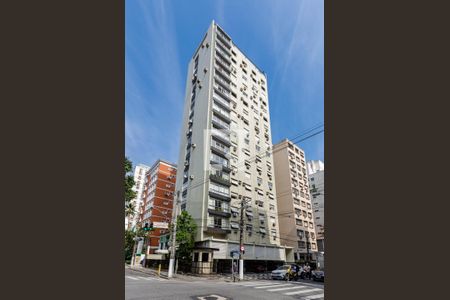 Apartamento para alugar com 224m², 4 quartos e 2 vagas Apartamento para alugar com 224m², 4 quartos e 2 vagasFachada