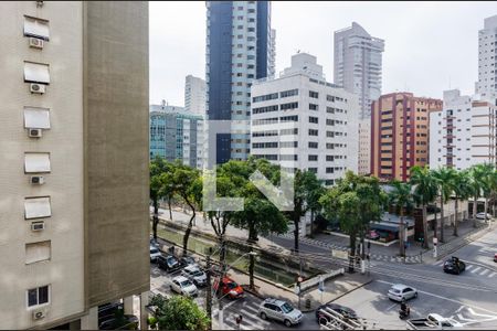 Apartamento para alugar com 224m², 4 quartos e 2 vagas Apartamento para alugar com 224m², 4 quartos e 2 vagasVista