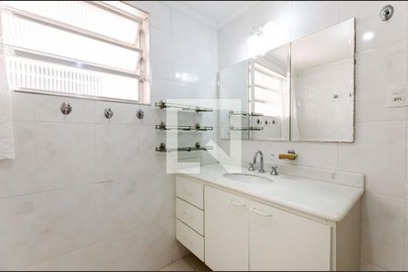 Apartamento para alugar com 224m², 4 quartos e 2 vagas Apartamento para alugar com 224m², 4 quartos e 2 vagasBanheiro suíte