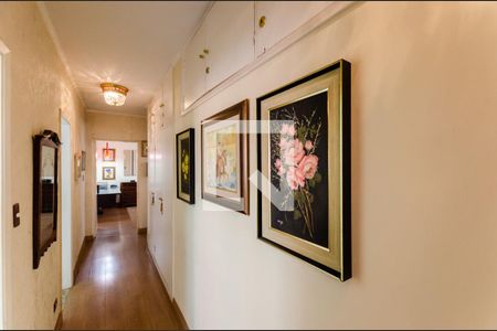 Apartamento para alugar com 224m², 4 quartos e 2 vagas Apartamento para alugar com 224m², 4 quartos e 2 vagasCorredor