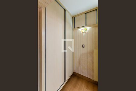 Apartamento para alugar com 224m², 4 quartos e 2 vagas Apartamento para alugar com 224m², 4 quartos e 2 vagasDetalhe armário