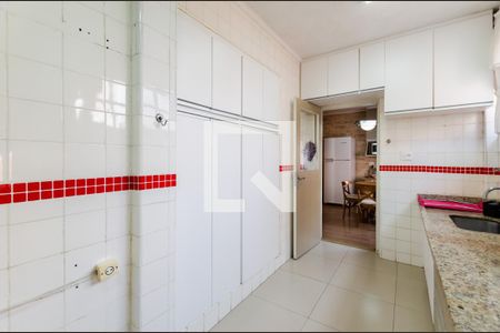 Apartamento para alugar com 224m², 4 quartos e 2 vagas Apartamento para alugar com 224m², 4 quartos e 2 vagasCozinha