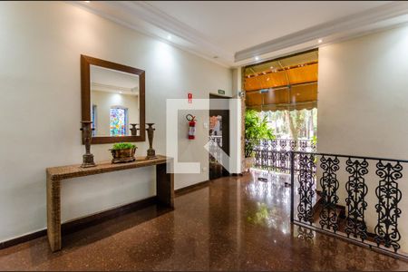 Apartamento para alugar com 224m², 4 quartos e 2 vagas Apartamento para alugar com 224m², 4 quartos e 2 vagasHall de entrada