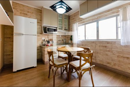 Apartamento para alugar com 224m², 4 quartos e 2 vagas Apartamento para alugar com 224m², 4 quartos e 2 vagasCopa