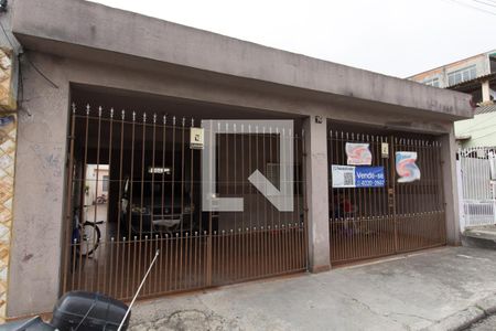 Casa à venda com 200m², 2 quartos e 2 vagasFachada