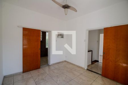 Quarto 1 de casa para alugar com 2 quartos, 120m² em São Cristóvão, Rio de Janeiro