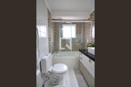 Apartamento à venda com 131m², 3 quartos e 2 vagasBanheiro do Quarto 1 - Suíte