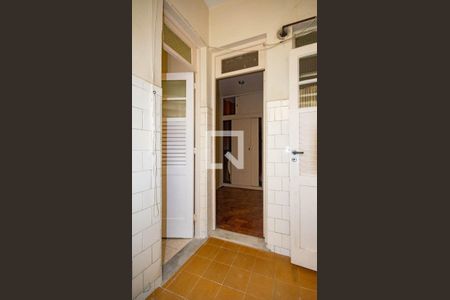 Apartamento para alugar com 70m², 2 quartos e sem vaga Apartamento para alugar com 70m², 2 quartos e sem vagaBanheiro de Serviço