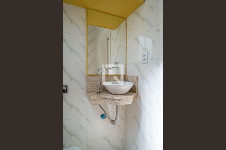 Banheiro de kitnet/studio à venda com 1 quarto, 25m² em Centro Histórico, Porto Alegre