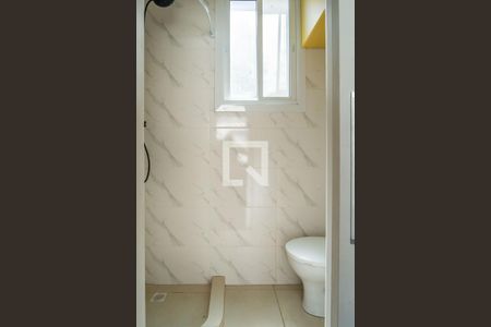 Banheiro de kitnet/studio à venda com 1 quarto, 25m² em Centro Histórico, Porto Alegre