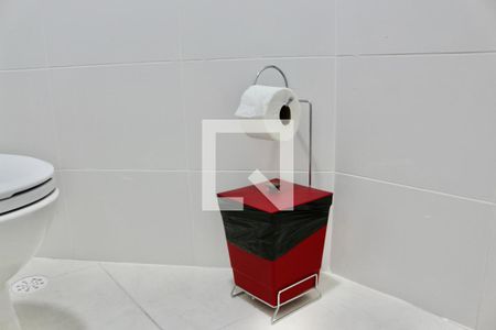 Lavabo de casa para alugar com 4 quartos, 180m² em Jardim Las Palmas, Guarujá