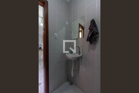 Casa para alugar com 62m², 2 quartos e sem vagaBanheiro social